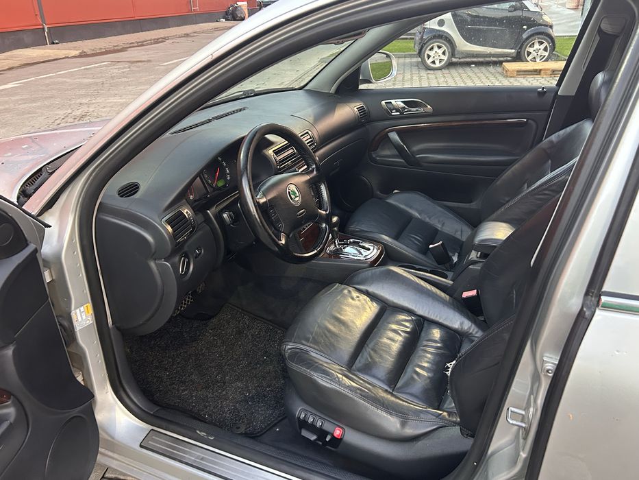 Skoda Superb 2006 2.5L diesel automat piele trapa jante stare buna +/-