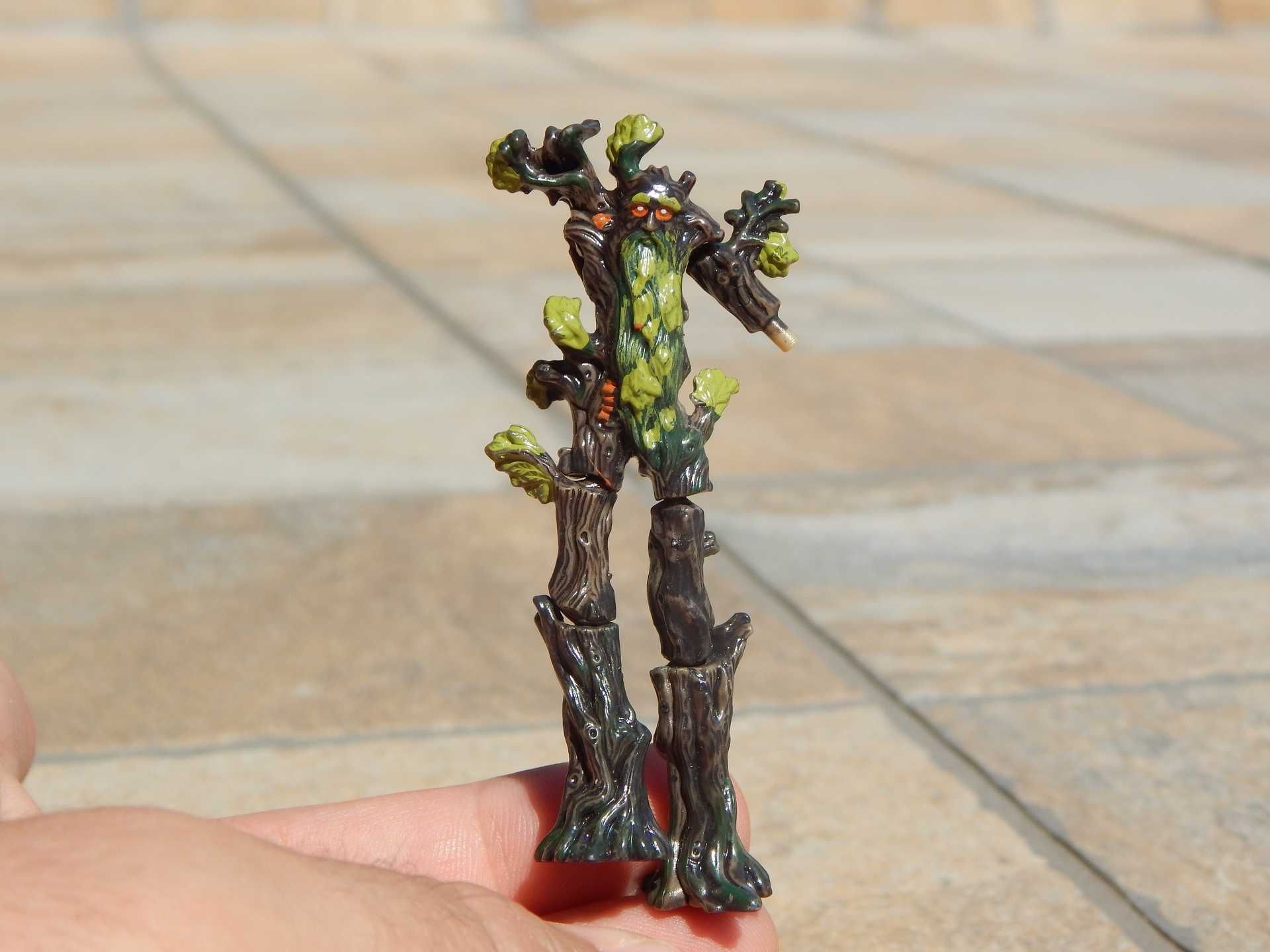 Figurina personaj Tree Spirit (Spiritul copacilor) cu parti mobile inc