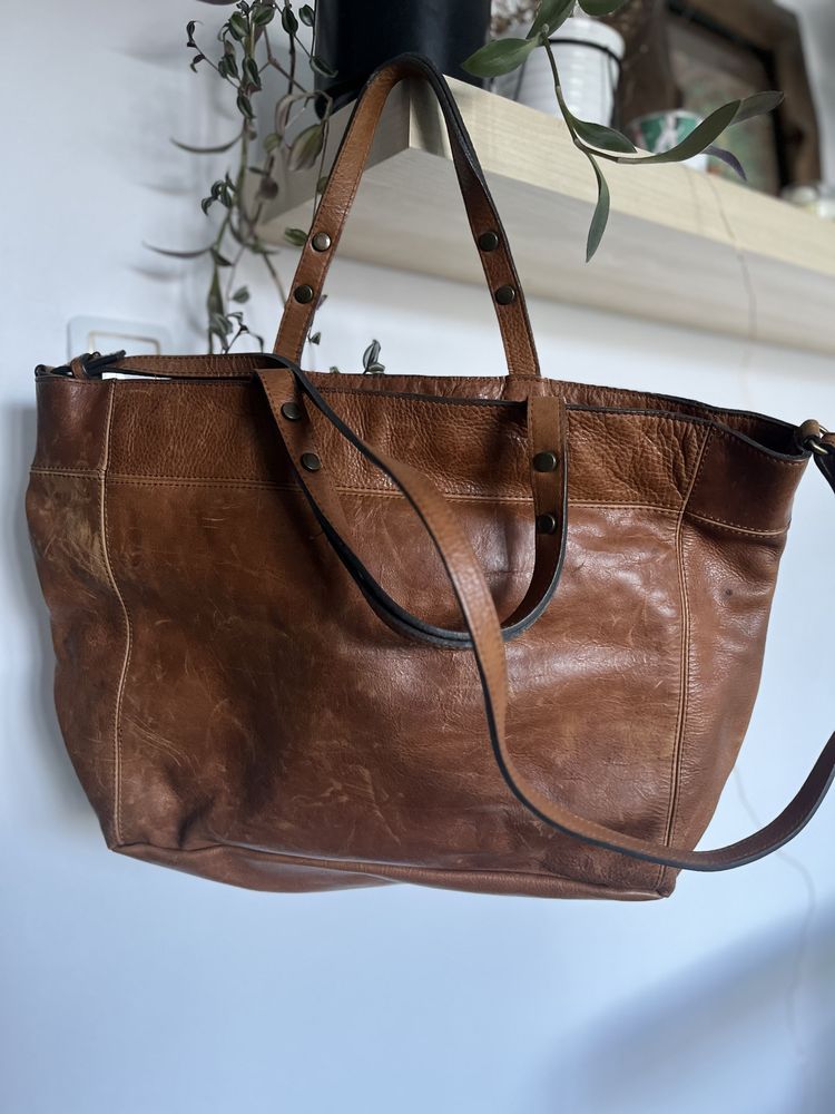 Кожена чанта zara