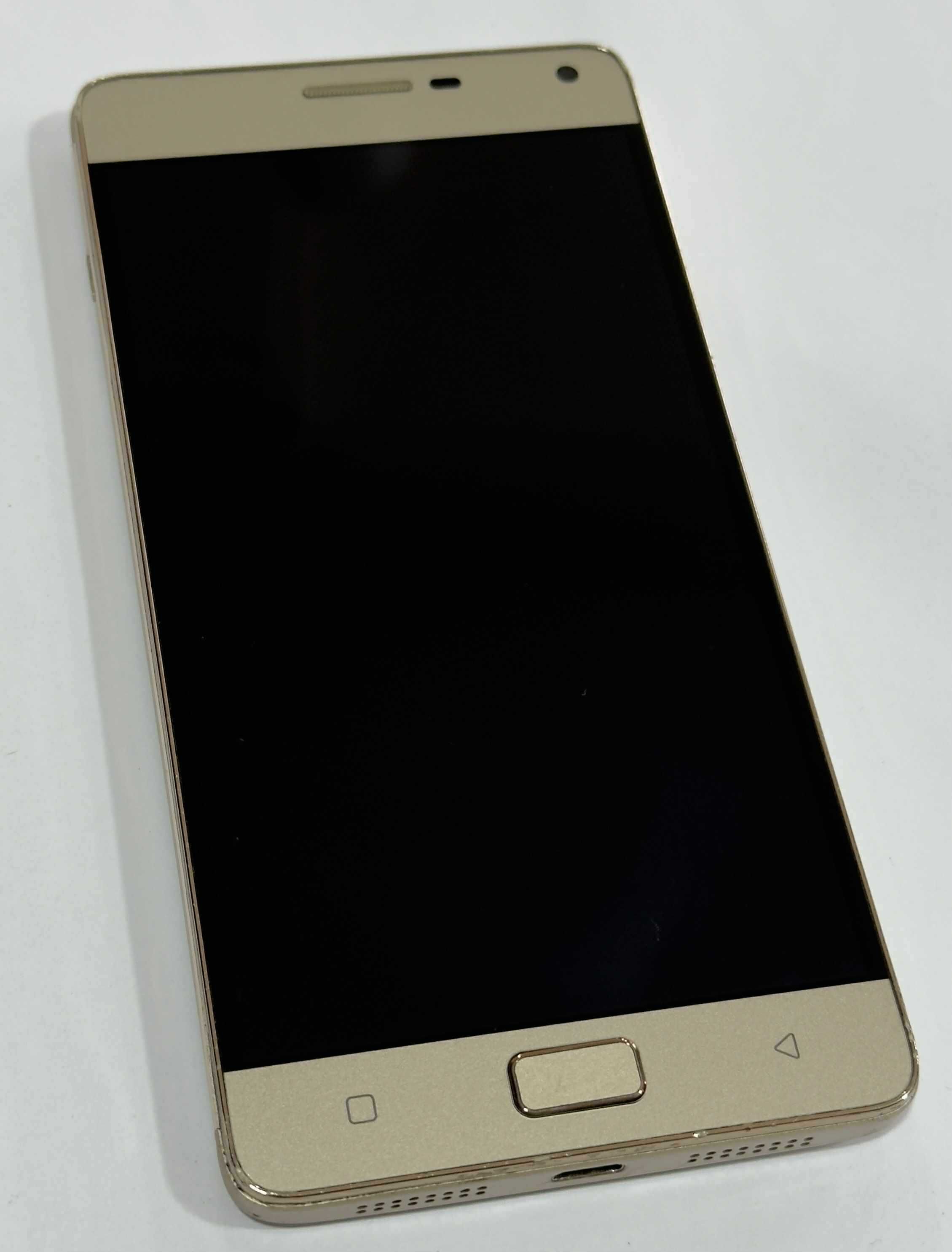 Телефон Lenovo Vibe P1