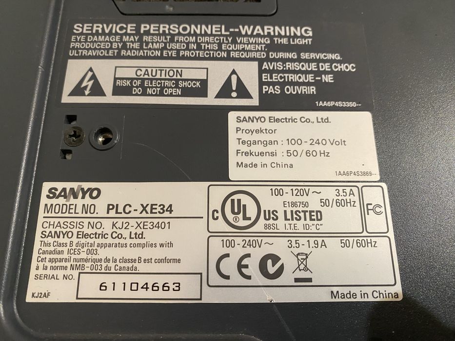 Videoproiector proiector Sanyo PLC-XE34