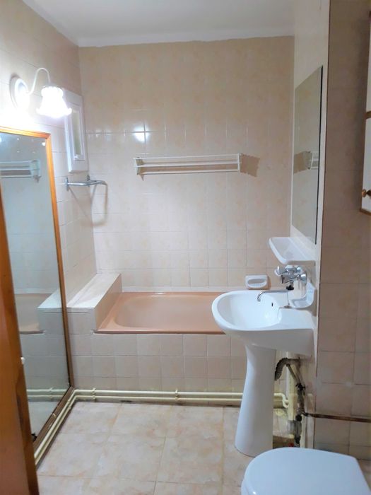 Inchiriez ap 50mp, cu 1 cam, et 1, pe mal ,zona OMV, Kaufland, Dedeman