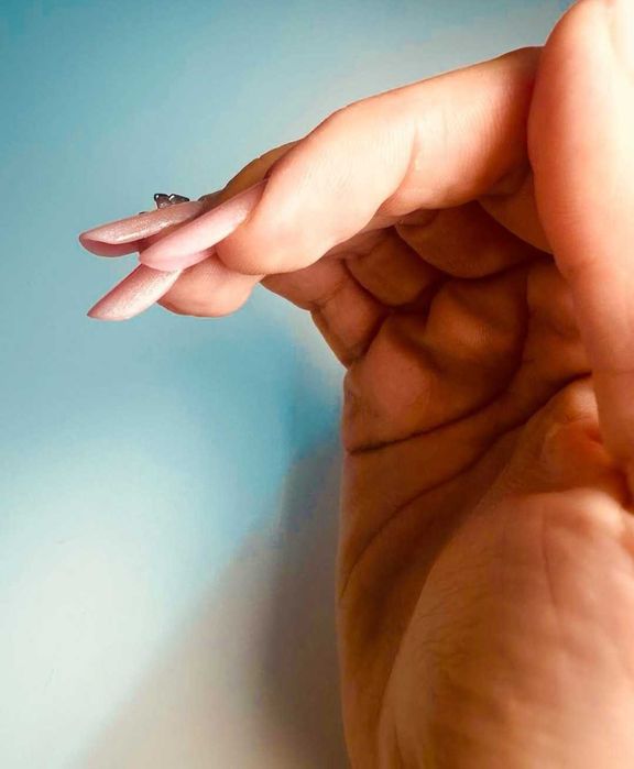 Unghii cu gel sector 3, Titan