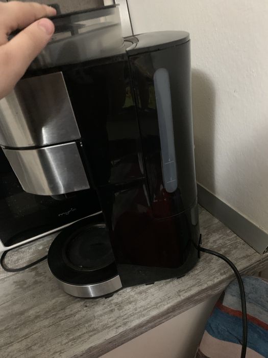 Cafetiera cu rasnita BEEM