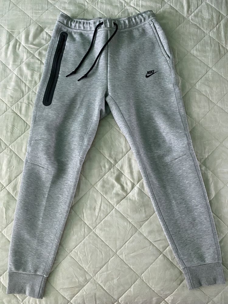 Pantaloni tech fleece gri