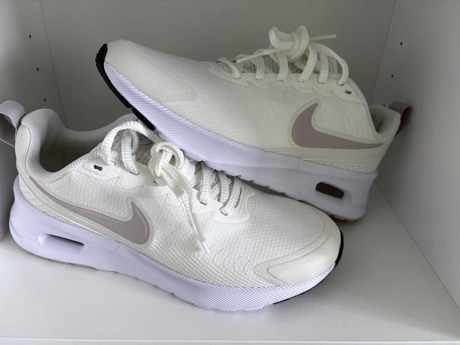 NIKE Air Max Nuaxis Маратонки. Сникърси