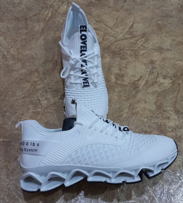 Новые кросовки болшие