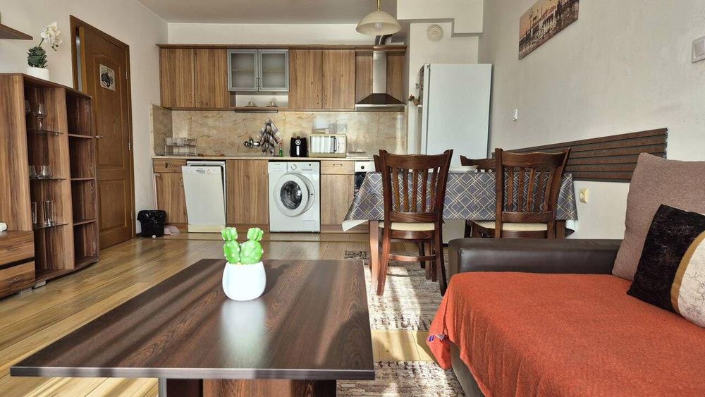 Двустаен, под наем, ж.к Лазур с включено паркомясто