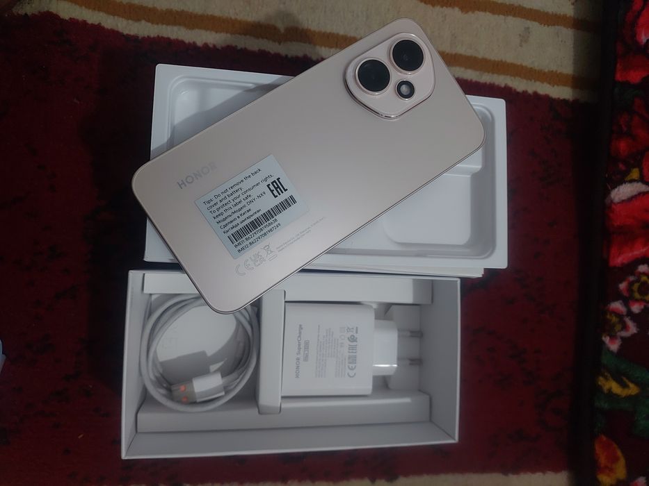 Sotiladi Honor 400 5g