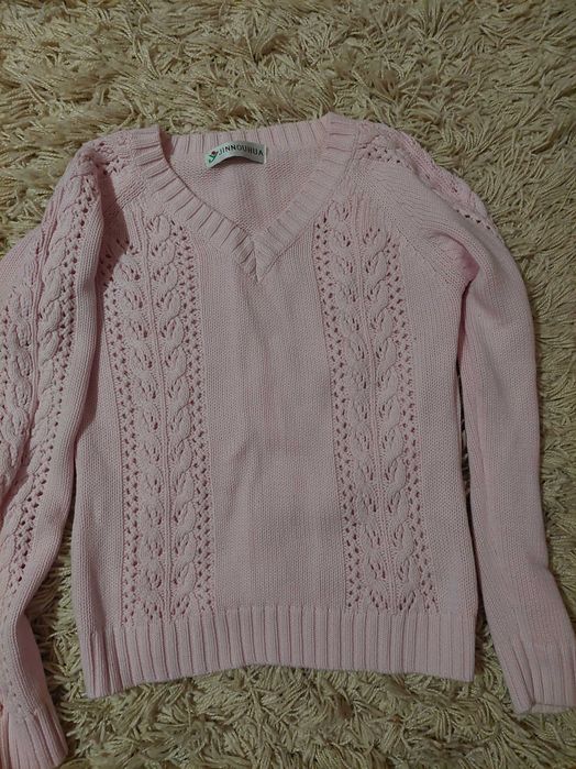 Дамски свежи пуловери