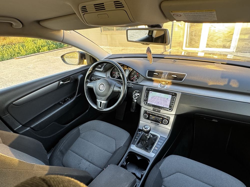 Volkswagen Passat B7 berlină BLUEMOTION 1.6 diesel  105 cp euro 5 2011