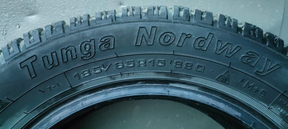 Продам комплект зимней резины