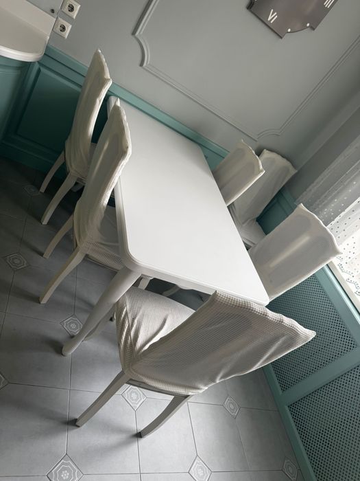 Стол кухонный и 6 стульев из натурального дерева