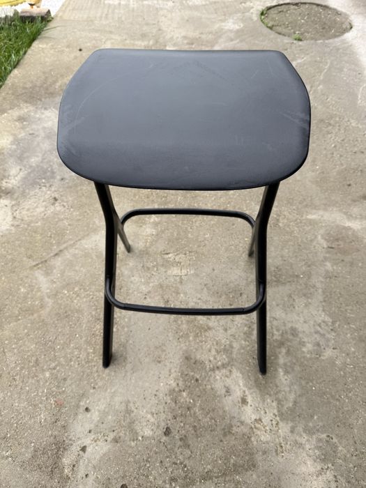 Бар стол Allermuir Axyl High Stool – дизайнерски модел