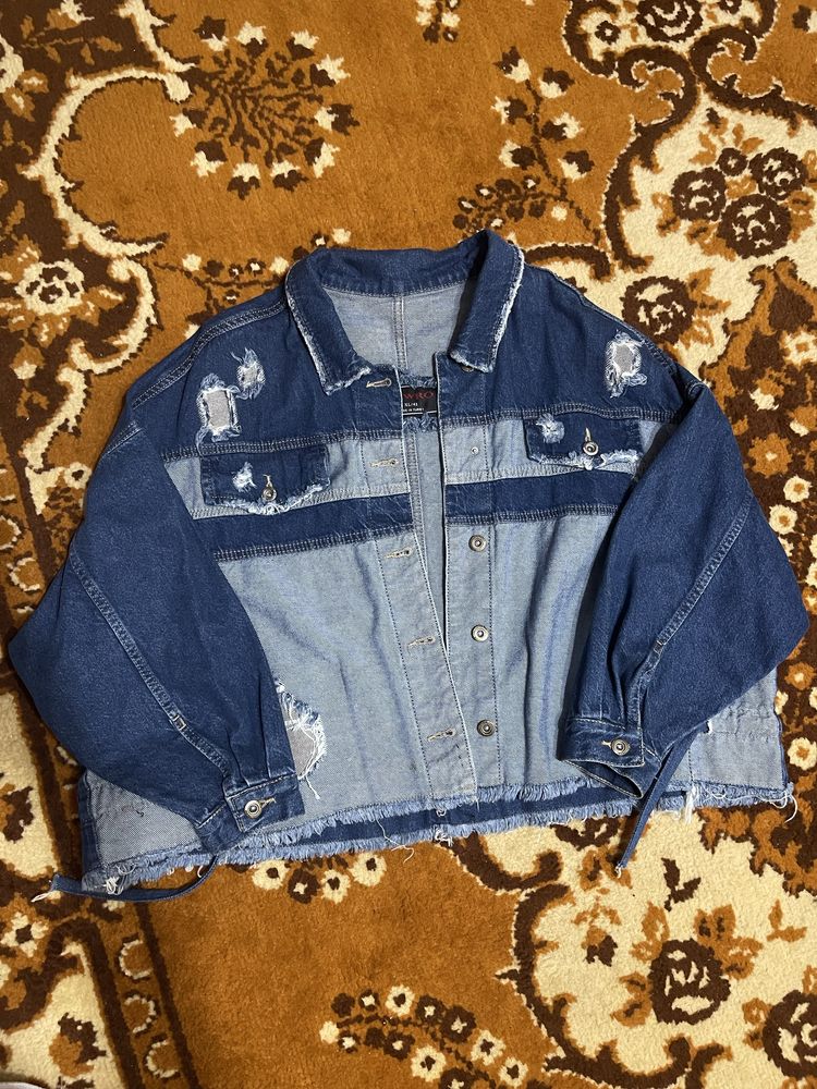 Продам вещи б/у в хорошем качестве. Платья размер S-M. Куртки L-Xl.