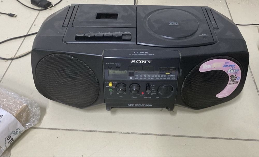 sony cfd-v30 radio cassette corder. CD-проигрыватель,кассетный магнито