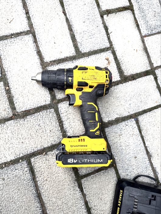 Bormasina filetanta Stanley 18v