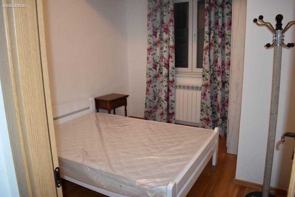 Дава се под наем Двустаен апартамент в Бургас, Възраждане - 56 кв.м за 204 € - Снимка #2