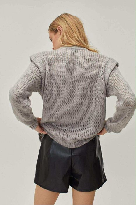 Пуловер в сиво NASTY GAL