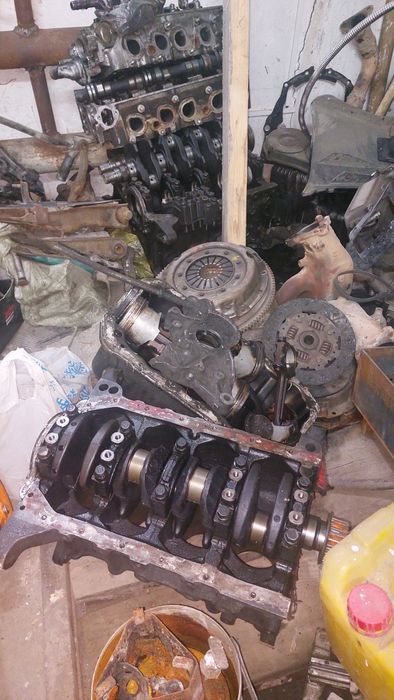 Продам  двигатель мазда 323f по запчастям