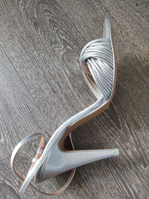 Sandale elegante  Zara Woman, noi fara eticheta, marimea 40