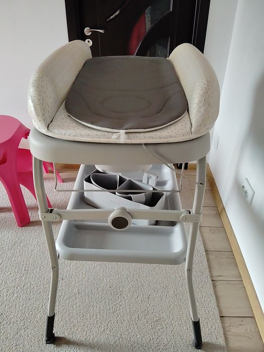 Cadita pliabila și masa de înfășat CHICCO