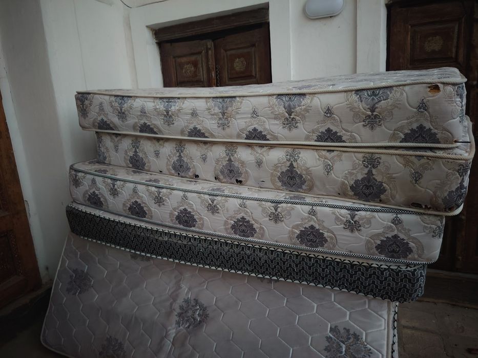 Arzon narxlarda holati o'rtacha matraslar sotiladi