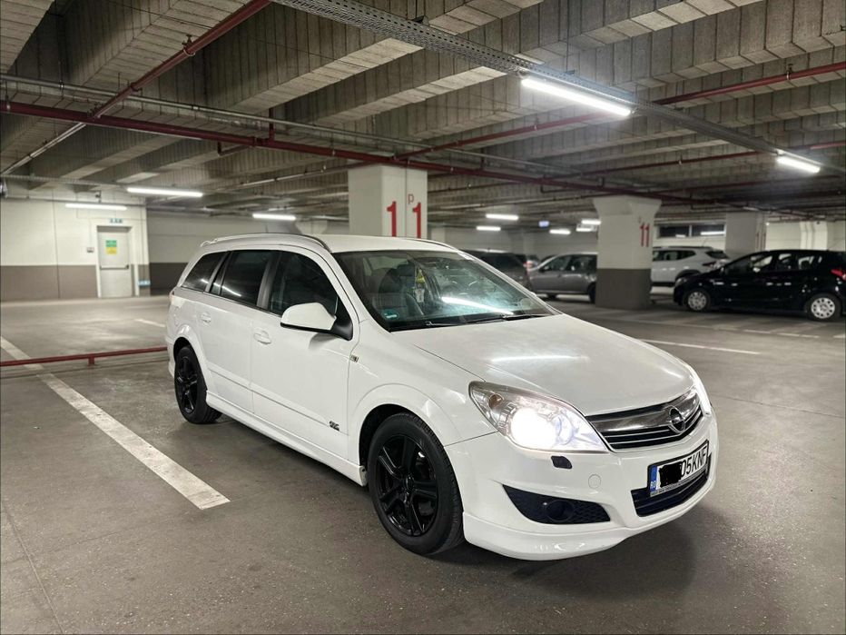 Vand Opel astra h 2010 Functioneaza impecabil nu prezintă probleme