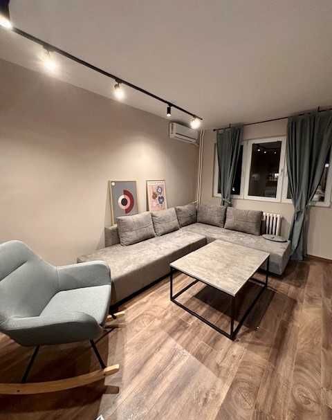Дава се под наем Двустаен апартамент в Пловдив, Център - 55 кв.м за 300 € - Снимка #1