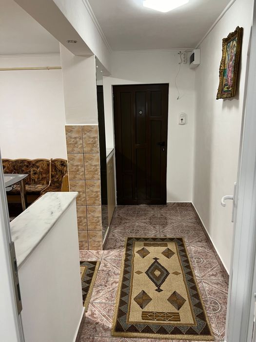Inchiriez apartament Carpati 2