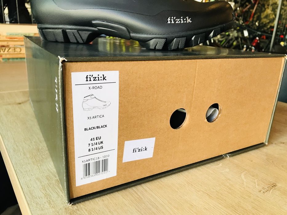 Papuci ciclism Fizik X5 Artica
