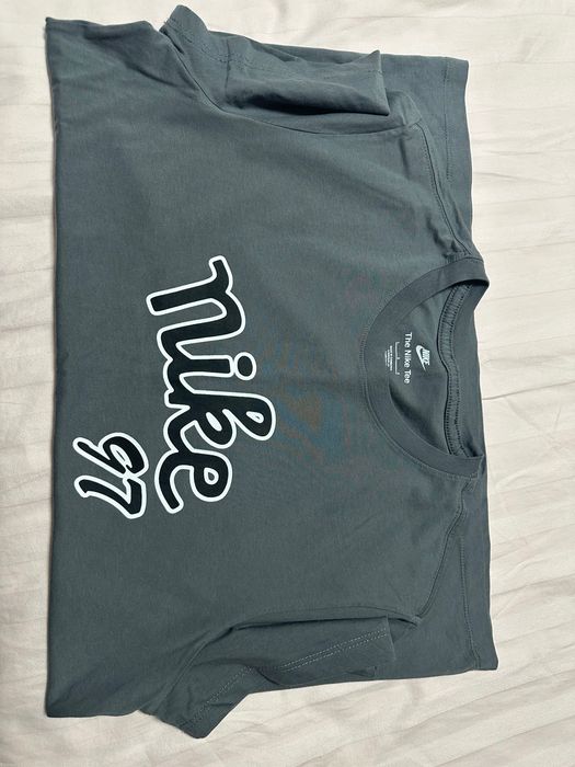 Сива тениска nike