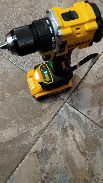 Autofiletanta Dewalt DCD 805 cu baterie de 6A