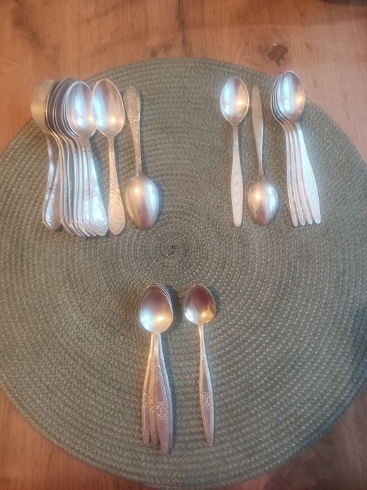 Продам чайные ложки советские мельхировые.