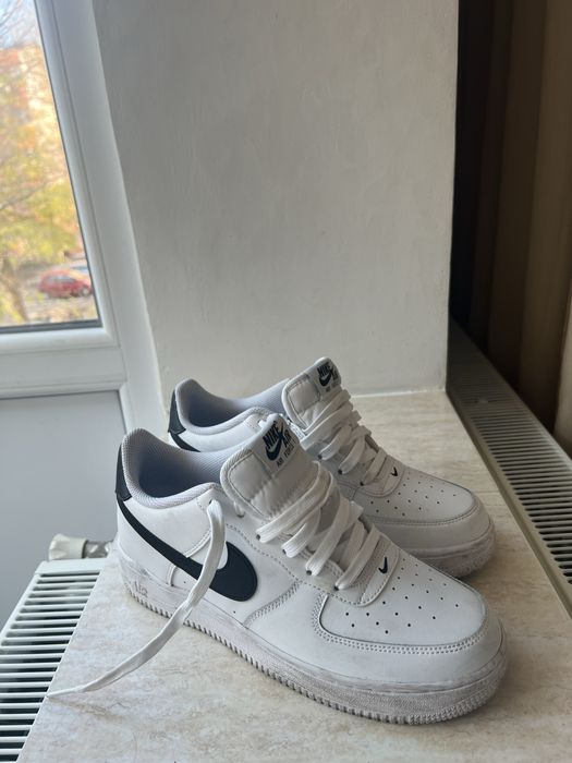 Air force 1 black and white