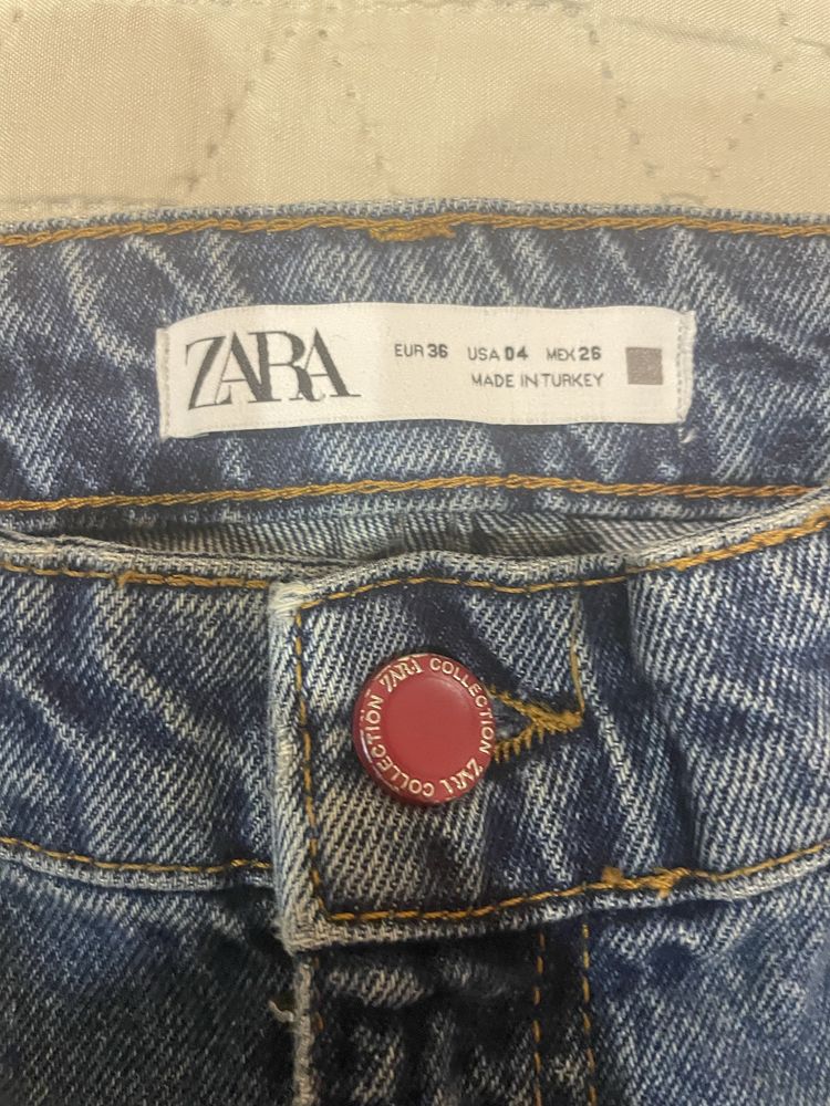 Дънки на марката Zara