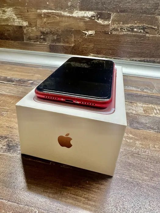 Iphоne 11 - 64 GB RED