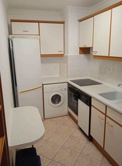 Дава се под наем Двустаен апартамент в Бургас, Лазур - 62 кв.м за 408 € - Снимка #2