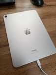 iPad A2588 Q9W45D6FDK