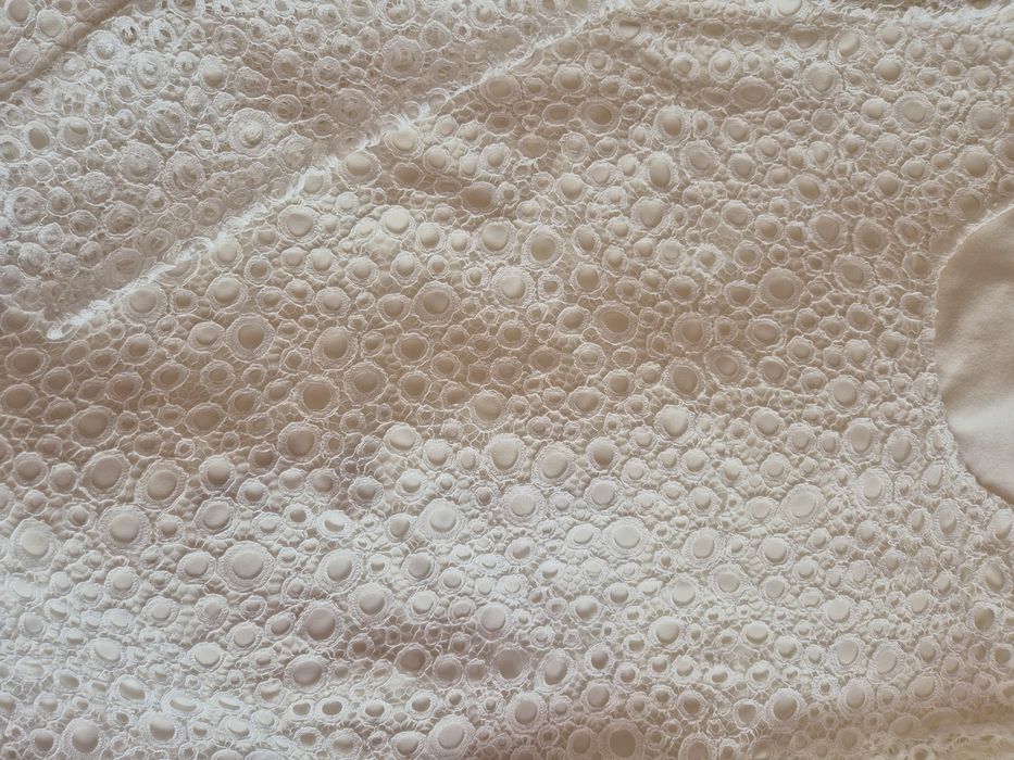 Бяла дантелена блуза