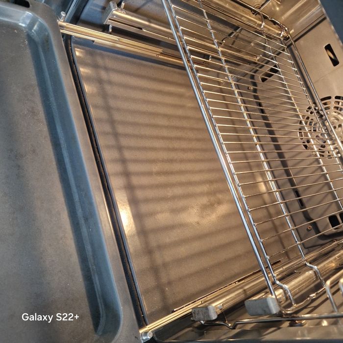 Комплект фурна и плот за вграждане SIEMENS Pyrolyse