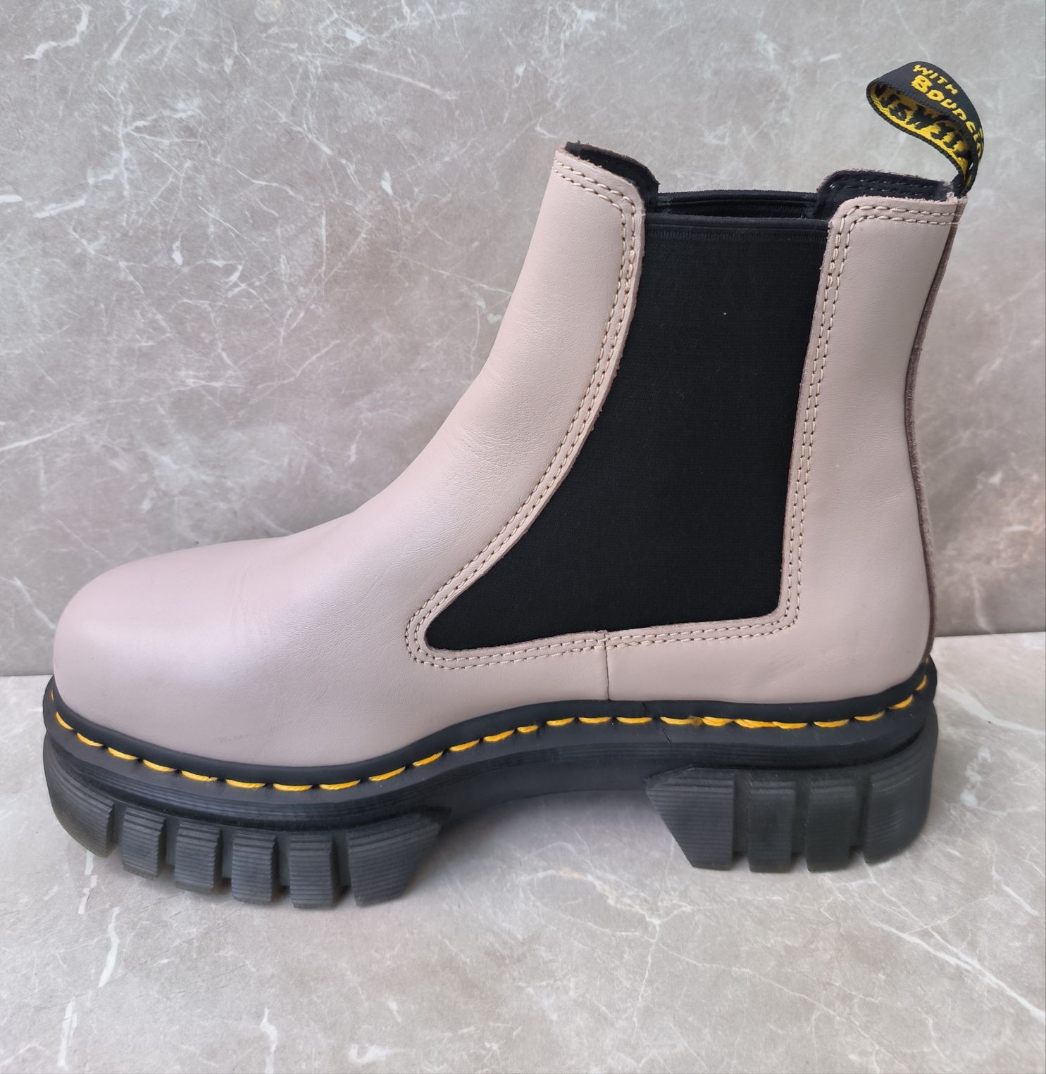 Dr. Martens Chelsea Boots номер 40