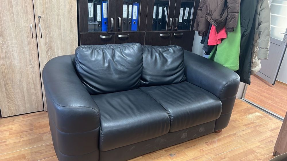 Продам диван,шкаф и тумбу б/у