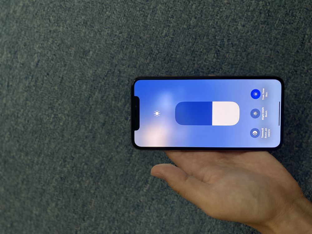 iPhone Xs Max.