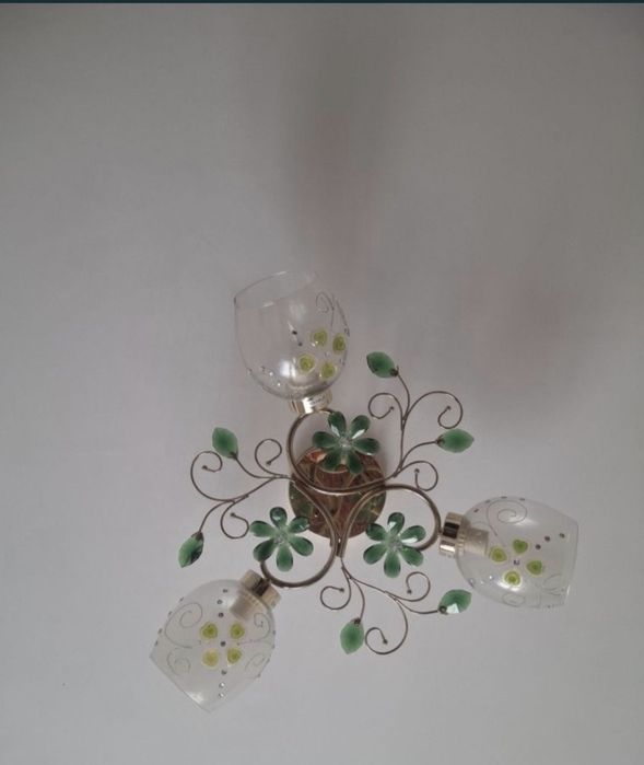 Продам  люстра 3 -х рошковый