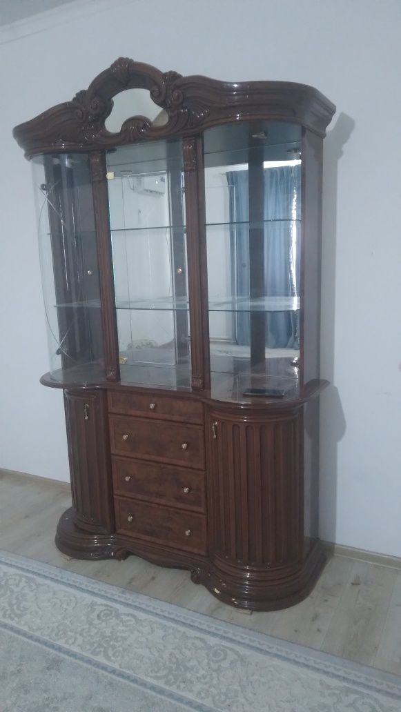 Сервант буфет сатылады