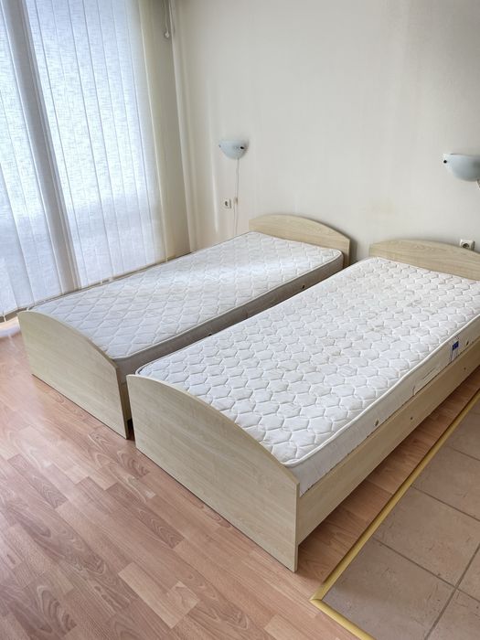 Легла със матраци