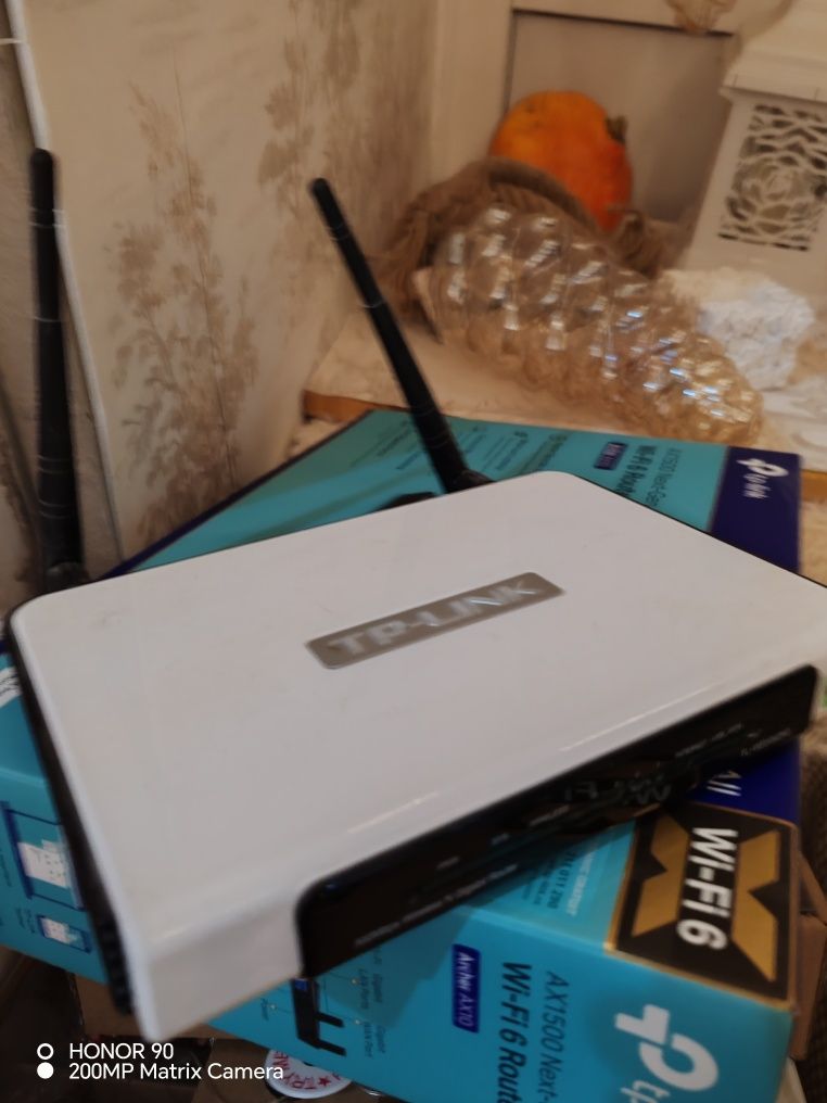 Vând router tp-link impecabil