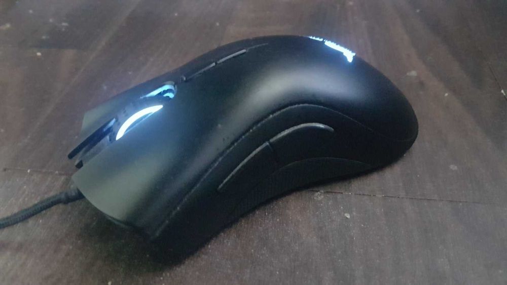 Гейминг мишка Razer Deathadder elite.