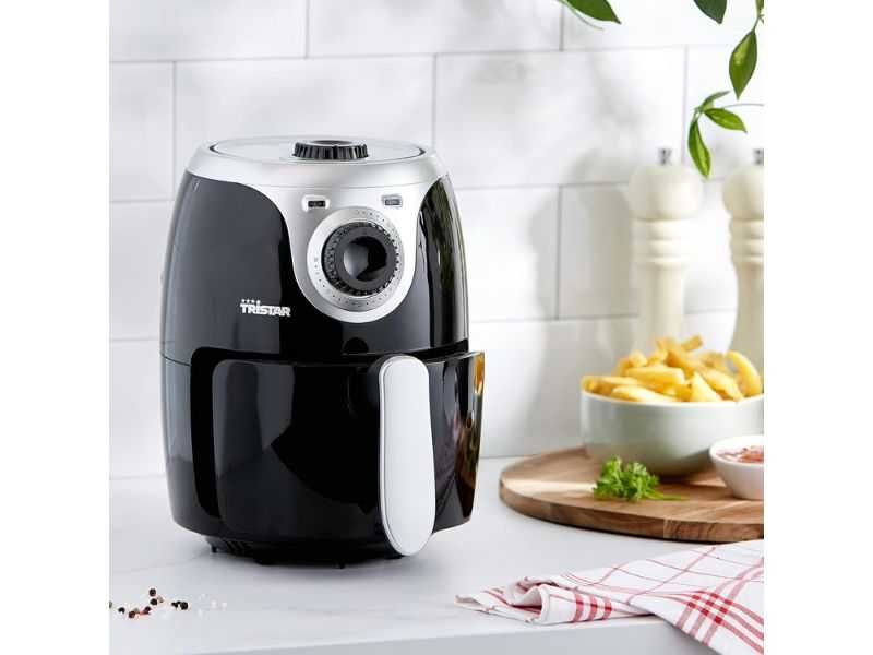 Компактен Еър фрайър 2L, Черен Tristar FR-6980 Crispy Mini